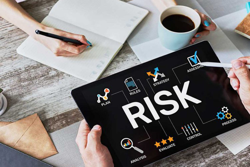 یک مهندس مدیریت ریسک باید به چه نکاتی توجه داشته باشد؟